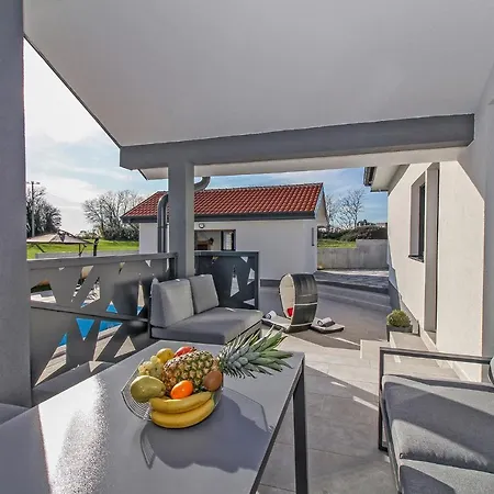 Tria Žminj